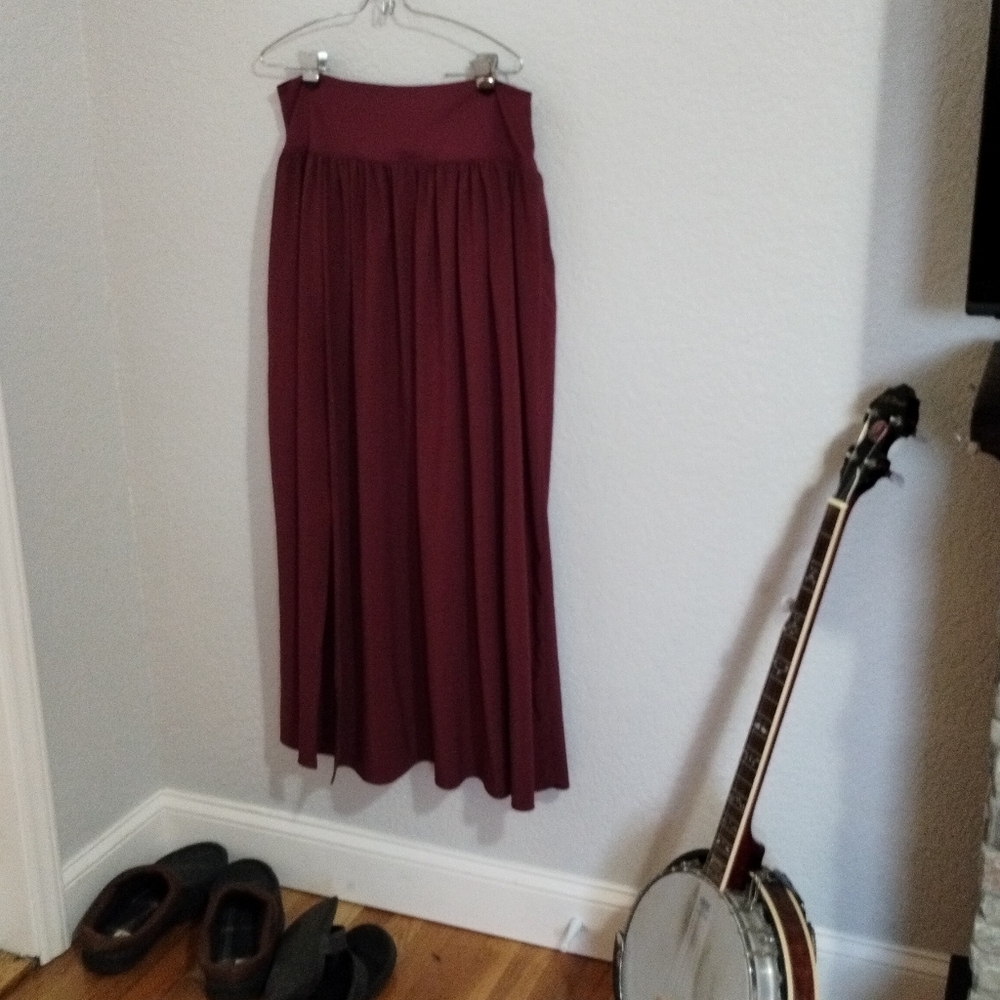 Elegant Burgundy Pleated Skirt